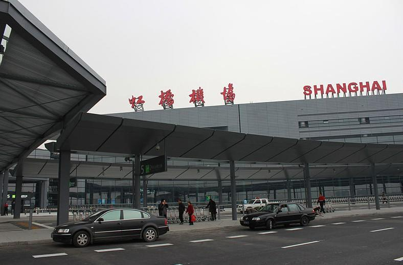 上海虹橋機(jī)場(chǎng)，提供排煙閥、消聲器、靜壓箱、等通風(fēng)設(shè)備 - 副本.png